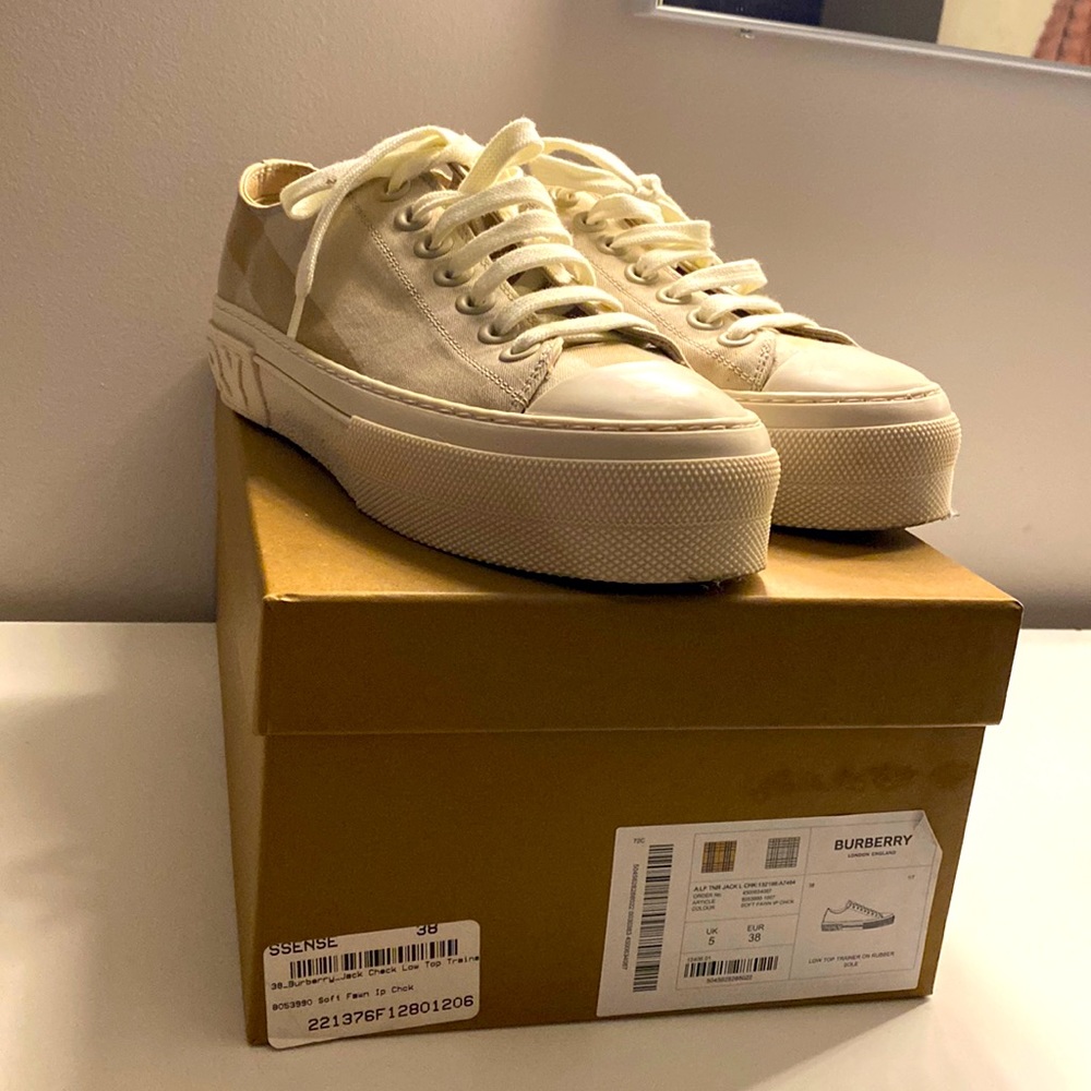 Burberry
Jack Checked Low-Top Sneakers